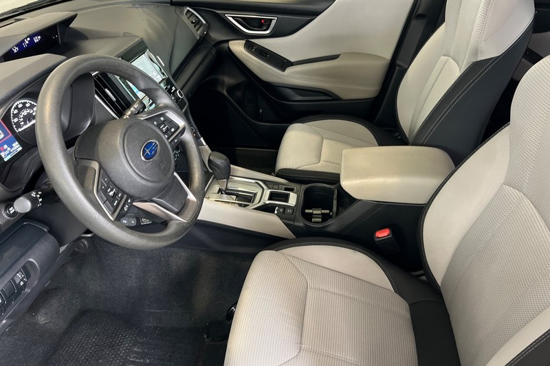 Subaru Forester Vehicle Full-screen Gallery Image 10