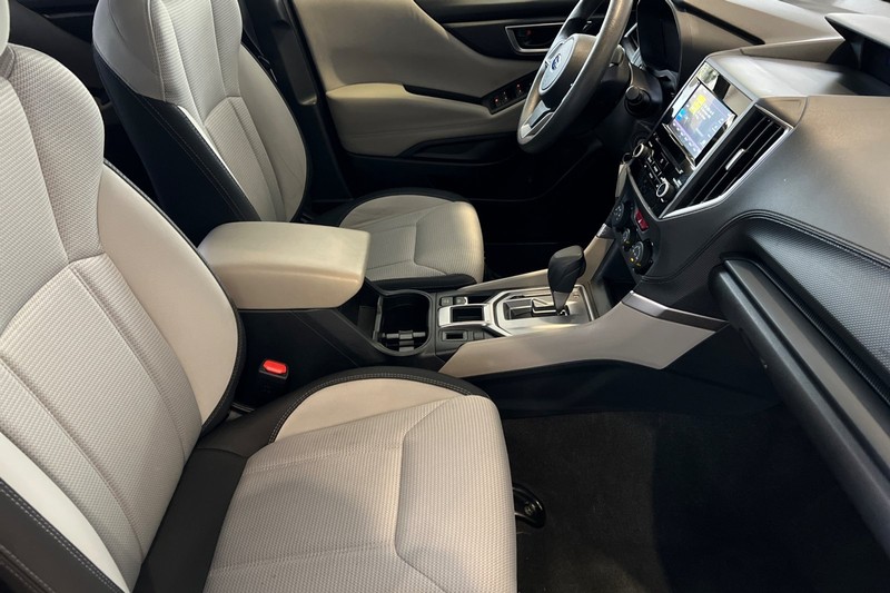 Subaru Forester Vehicle Full-screen Gallery Image 16