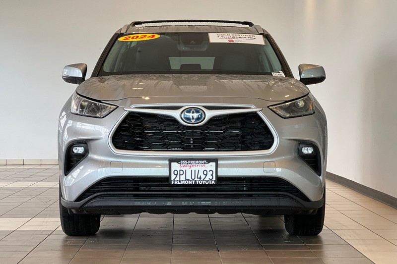 Toyota Highlander Vehicle Full-screen Gallery Image 09