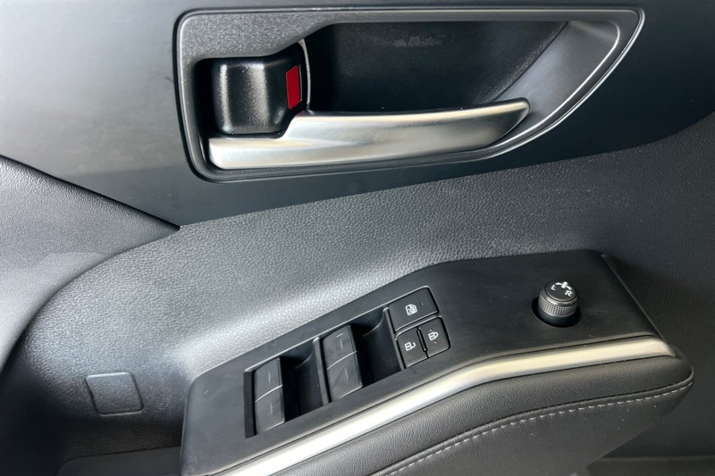 Toyota Highlander Vehicle Full-screen Gallery Image 11