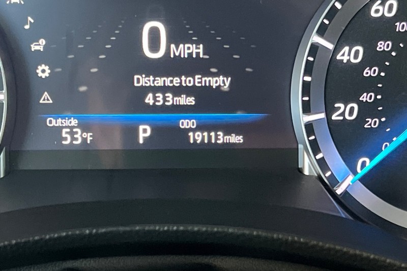 Toyota Highlander Vehicle Full-screen Gallery Image 26