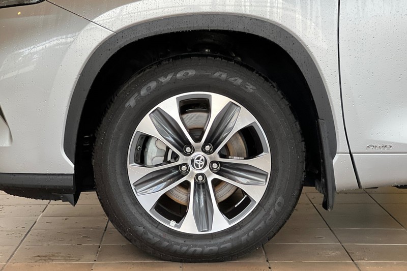 Toyota Highlander Vehicle Full-screen Gallery Image 27