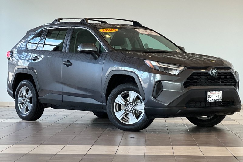 Toyota RAV4 Vehicle Full-screen Gallery Image 02