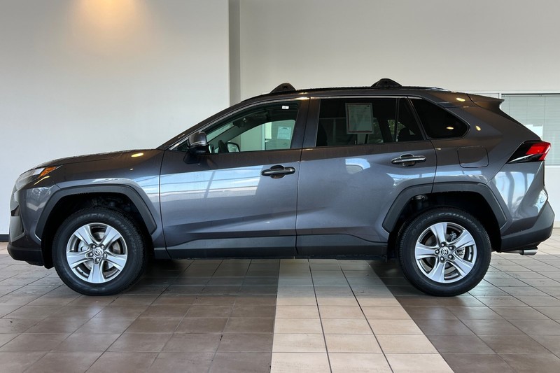 Toyota RAV4 Vehicle Full-screen Gallery Image 07