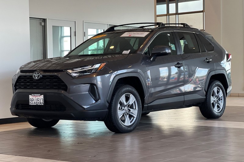 Toyota RAV4 Vehicle Full-screen Gallery Image 08