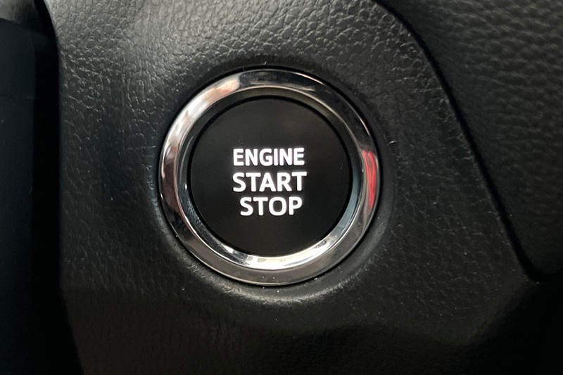 Toyota RAV4 Vehicle Full-screen Gallery Image 22