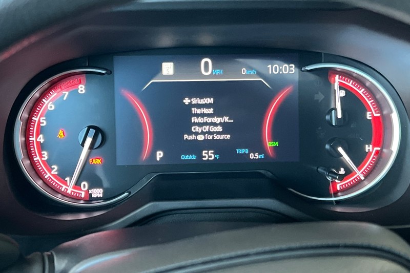 Toyota RAV4 Vehicle Full-screen Gallery Image 24