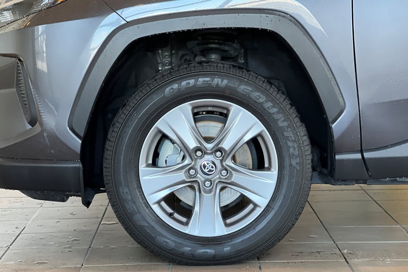 Toyota RAV4 Vehicle Full-screen Gallery Image 26