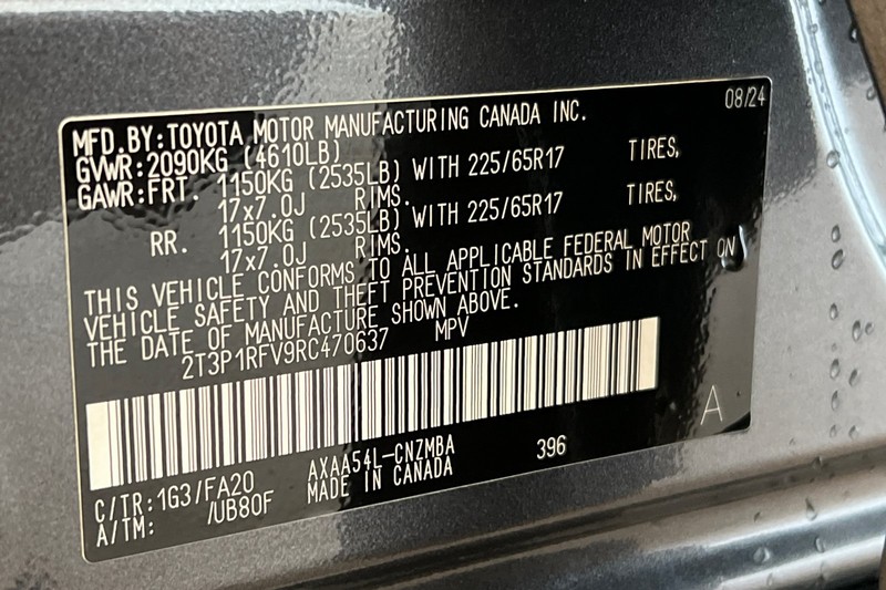 Toyota RAV4 Vehicle Full-screen Gallery Image 29