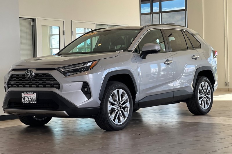 Toyota RAV4 Vehicle Full-screen Gallery Image 08