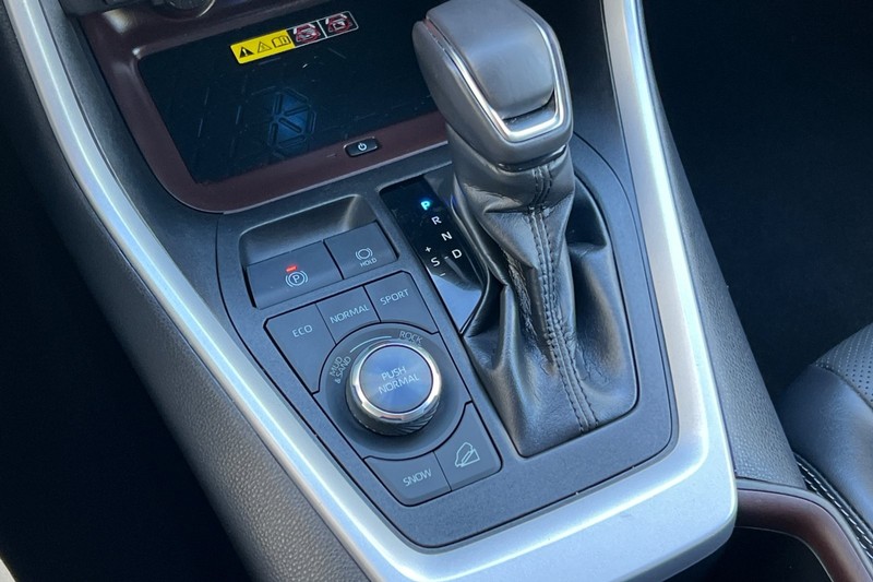 Toyota RAV4 Vehicle Full-screen Gallery Image 21