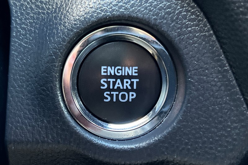 Toyota RAV4 Vehicle Full-screen Gallery Image 22