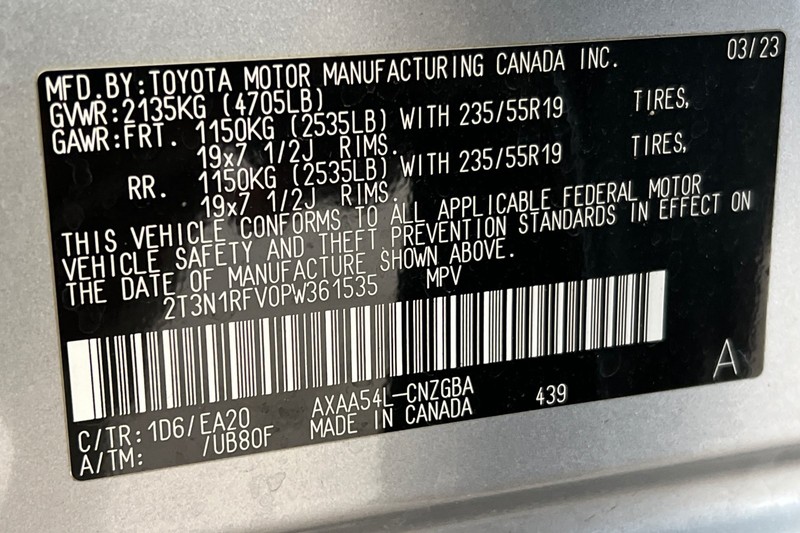 Toyota RAV4 Vehicle Full-screen Gallery Image 29