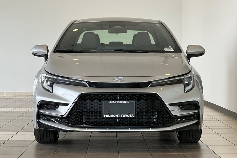 Toyota Corolla Vehicle Full-screen Gallery Image 03