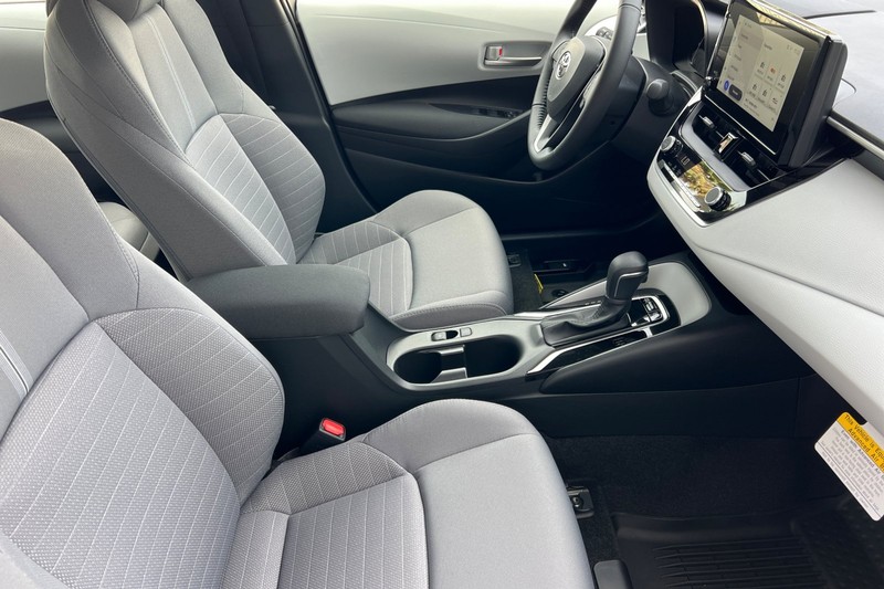 Toyota Corolla Vehicle Full-screen Gallery Image 13