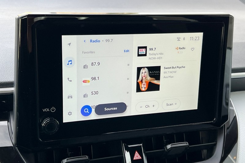 Toyota Corolla Vehicle Full-screen Gallery Image 15