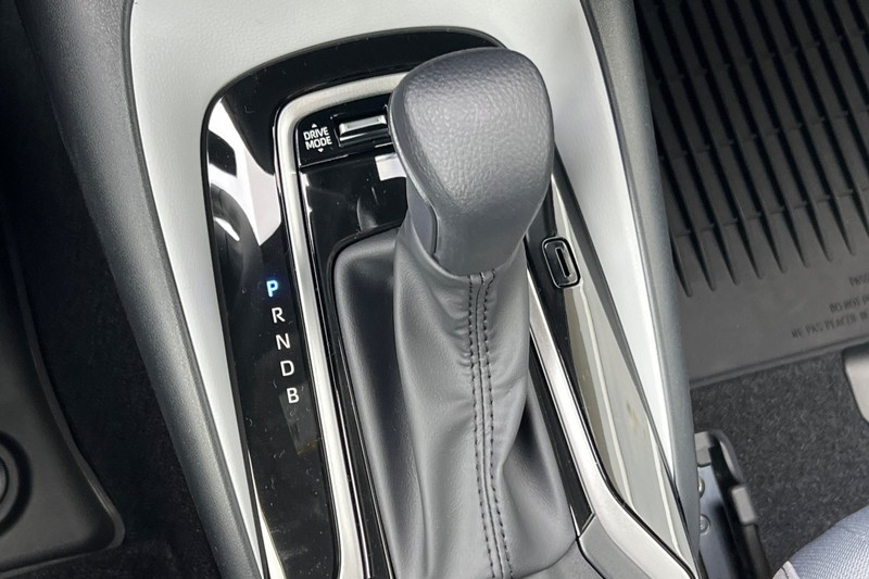 Toyota Corolla Vehicle Full-screen Gallery Image 18