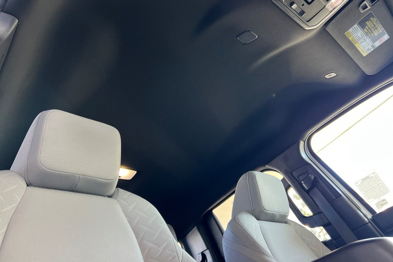 Toyota Tacoma 4WD Vehicle Full-screen Gallery Image 16