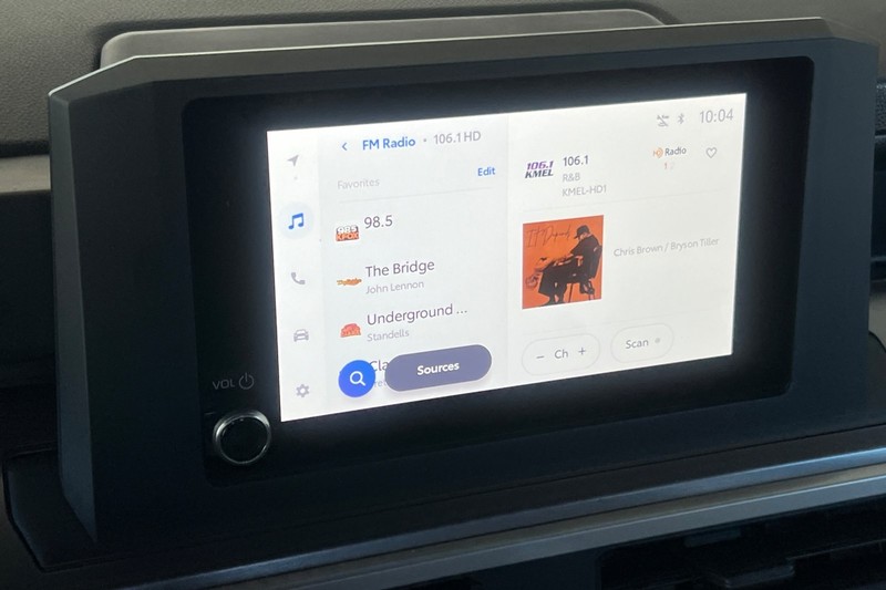 Toyota Tacoma 4WD Vehicle Full-screen Gallery Image 17