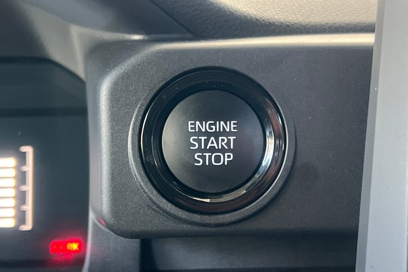 Toyota Tacoma 4WD Vehicle Full-screen Gallery Image 21