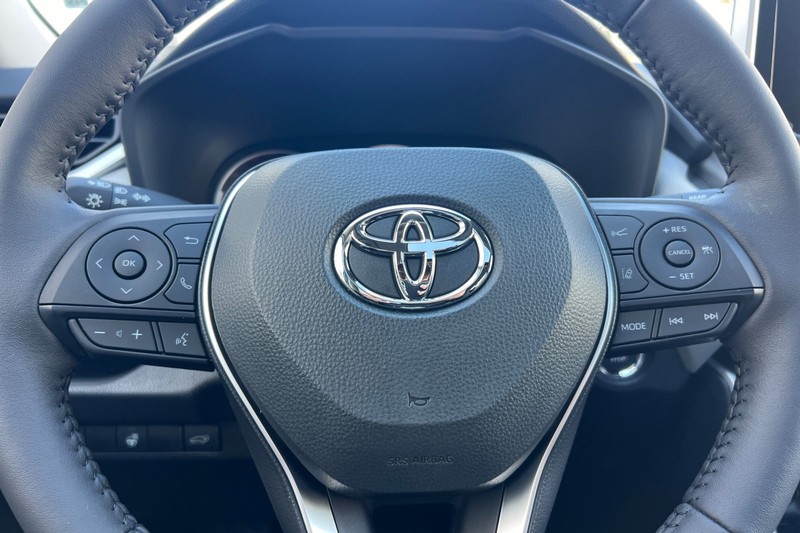 Toyota RAV4 Vehicle Full-screen Gallery Image 21
