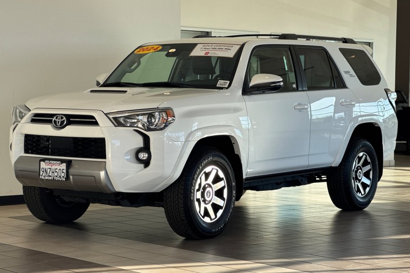 Toyota 4Runner Vehicle Full-screen Gallery Image 08