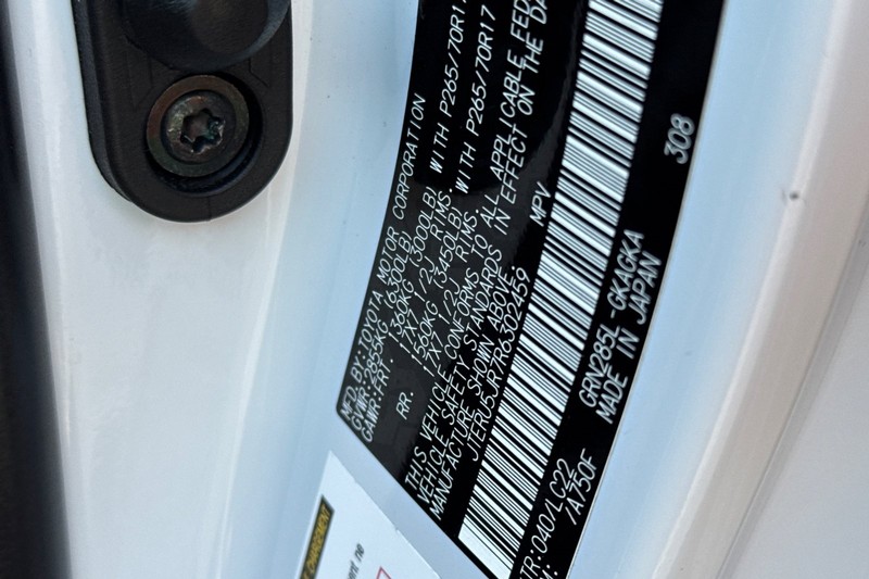 Toyota 4Runner Vehicle Full-screen Gallery Image 29