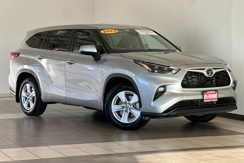 Toyota Highlander Vehicle Full-screen Gallery Image 02