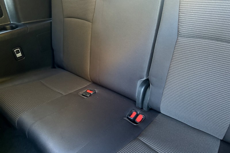 Toyota Highlander Vehicle Full-screen Gallery Image 15