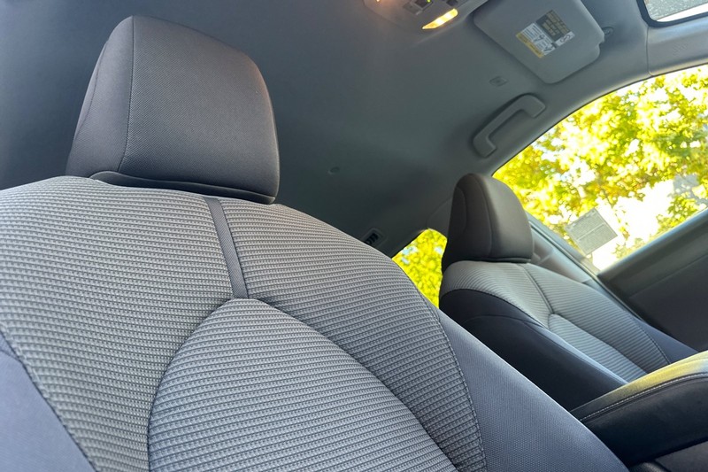 Toyota Highlander Vehicle Full-screen Gallery Image 18