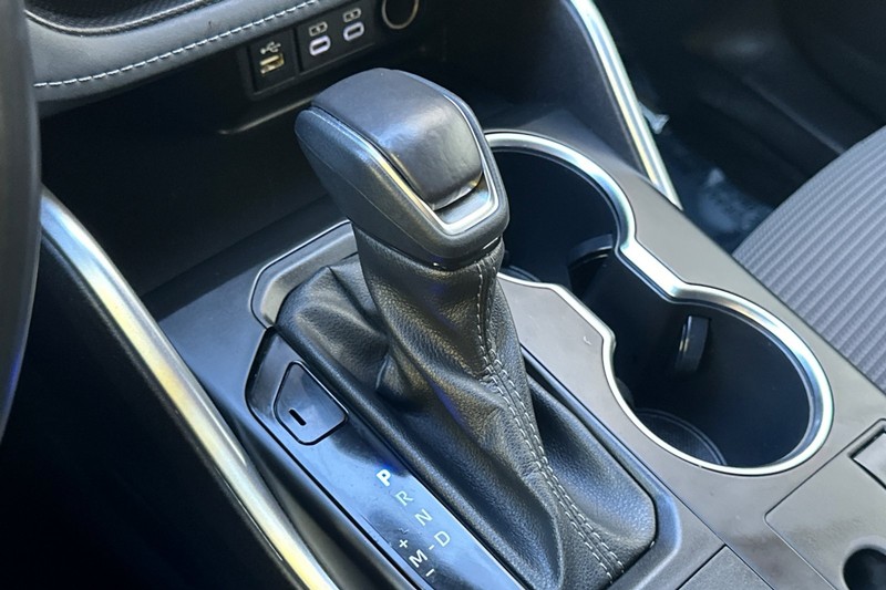 Toyota Highlander Vehicle Full-screen Gallery Image 22