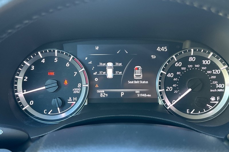 Toyota Highlander Vehicle Full-screen Gallery Image 25