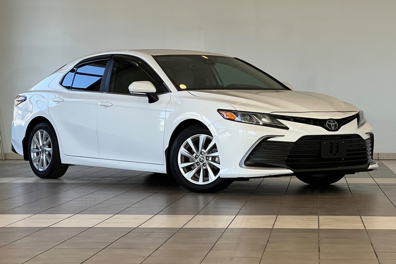 Toyota Camry Vehicle Full-screen Gallery Image 02