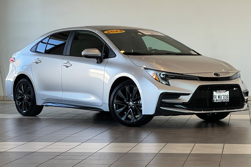 Toyota Corolla Vehicle Full-screen Gallery Image 02