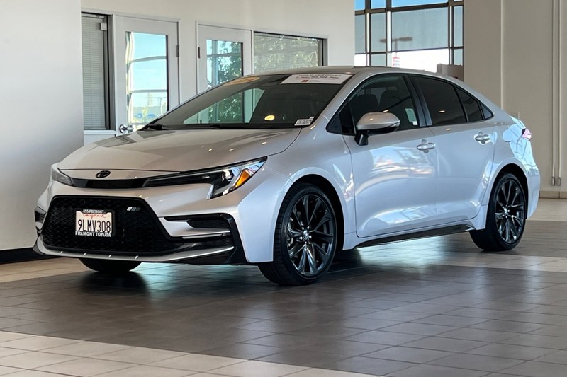 Toyota Corolla Vehicle Full-screen Gallery Image 08