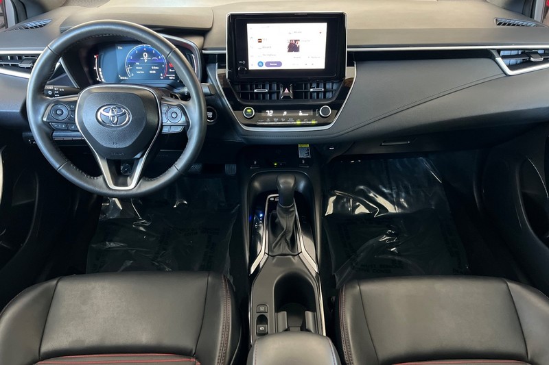 Toyota Corolla Vehicle Full-screen Gallery Image 13