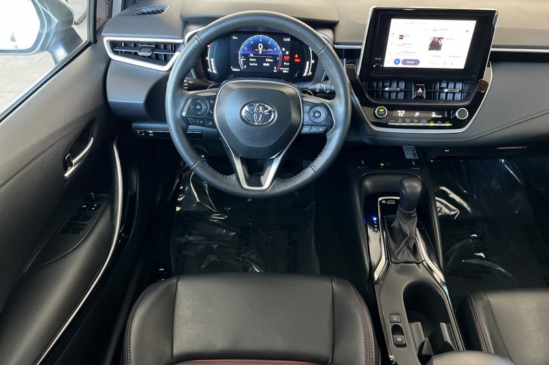 Toyota Corolla Vehicle Full-screen Gallery Image 14