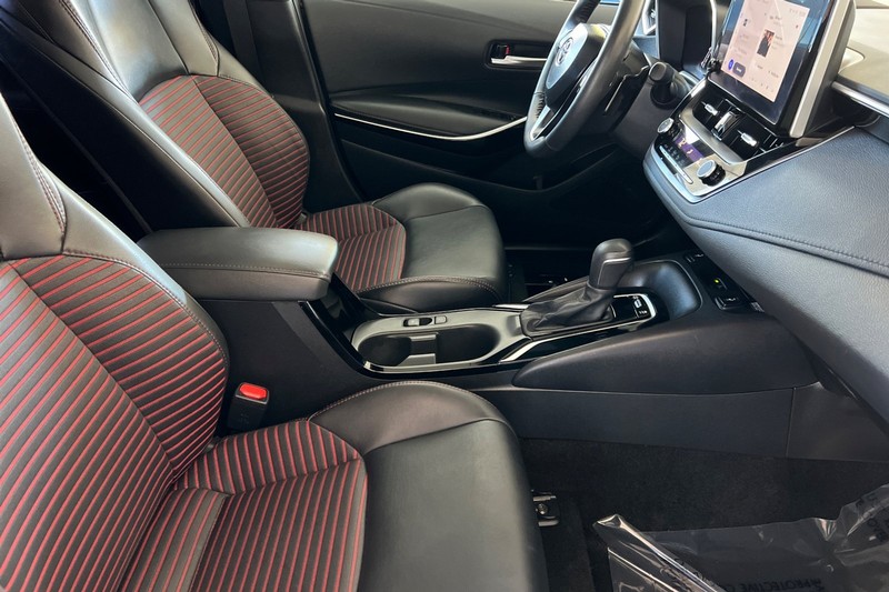 Toyota Corolla Vehicle Full-screen Gallery Image 15