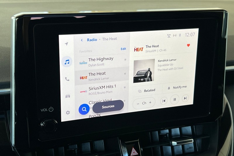 Toyota Corolla Vehicle Full-screen Gallery Image 17