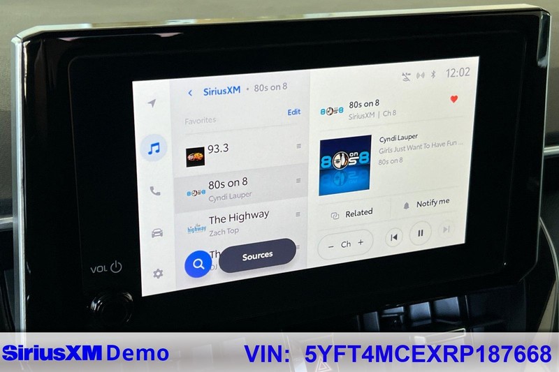 Toyota Corolla Vehicle Full-screen Gallery Image 27