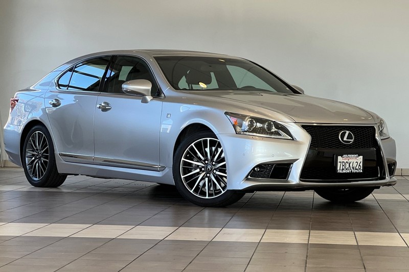 Lexus LS 460 Vehicle Full-screen Gallery Image 02