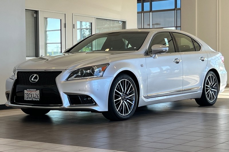 Lexus LS 460 Vehicle Full-screen Gallery Image 08