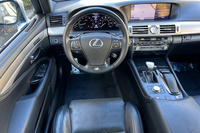 Lexus LS 460 Vehicle Full-screen Gallery Image 14