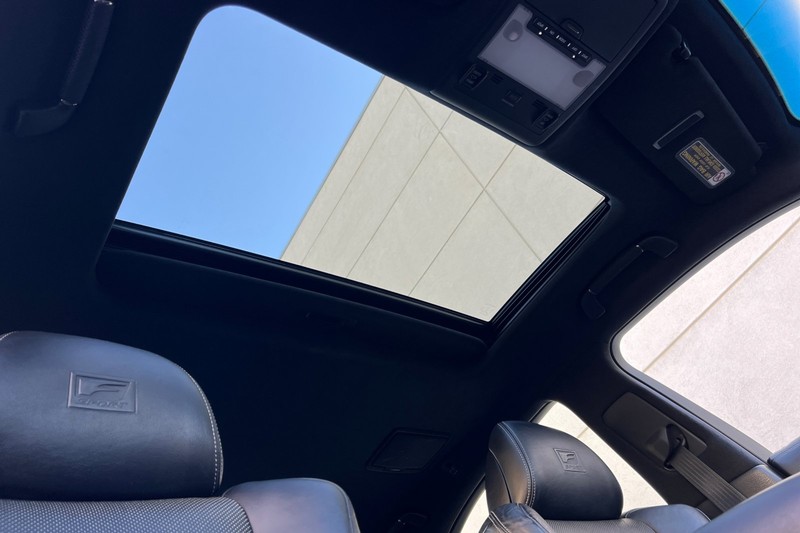 Lexus LS 460 Vehicle Full-screen Gallery Image 16