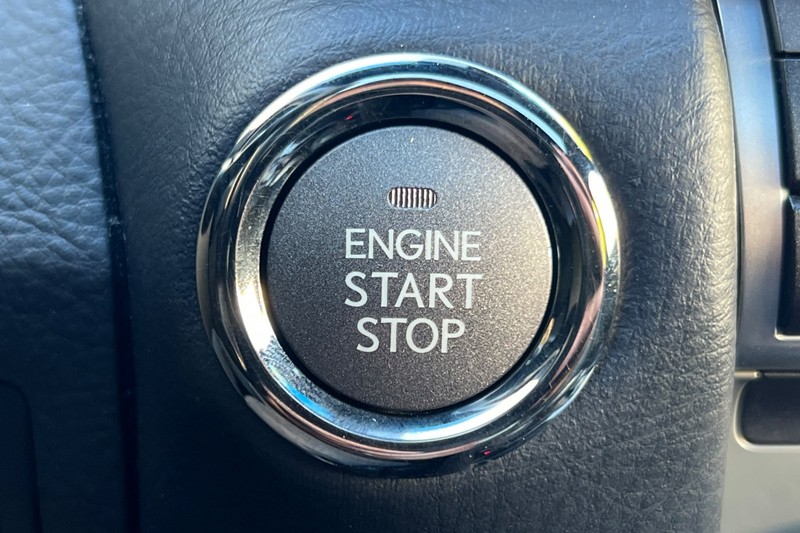 Lexus LS 460 Vehicle Full-screen Gallery Image 22