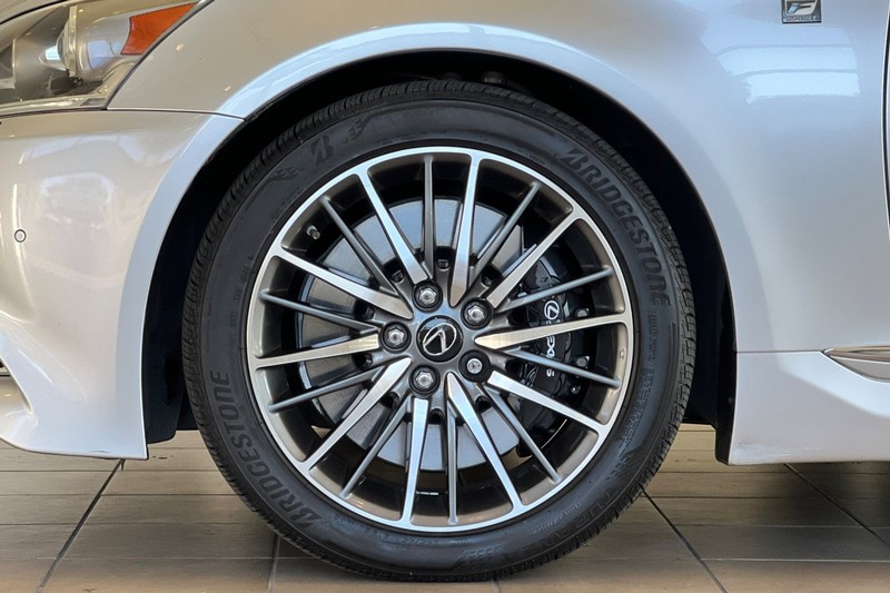 Lexus LS 460 Vehicle Full-screen Gallery Image 26