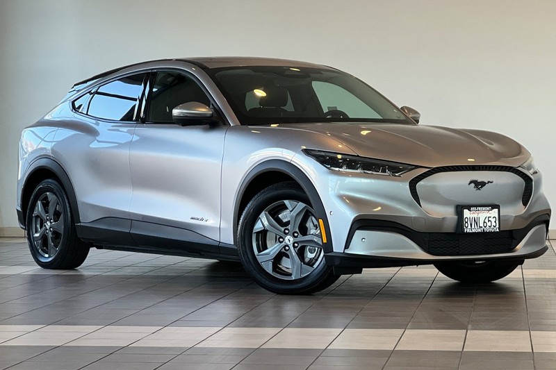 Ford Mustang Mach-E Vehicle Full-screen Gallery Image 02