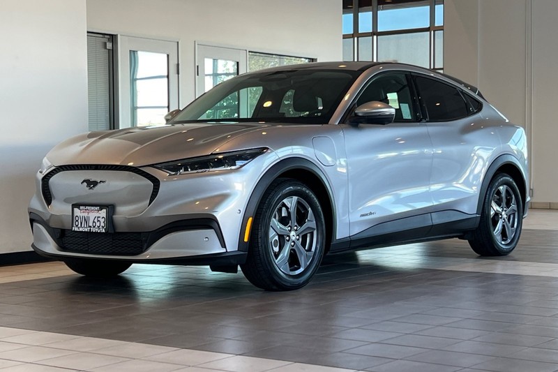 Ford Mustang Mach-E Vehicle Full-screen Gallery Image 08