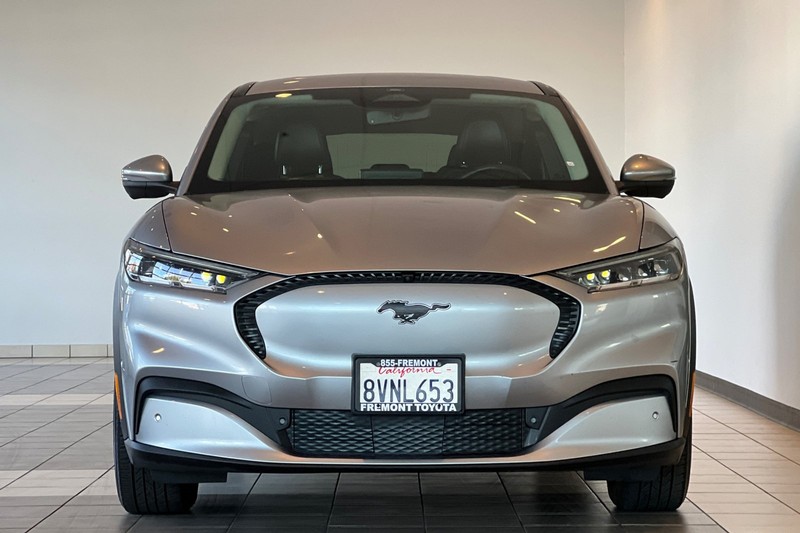 Ford Mustang Mach-E Vehicle Full-screen Gallery Image 09