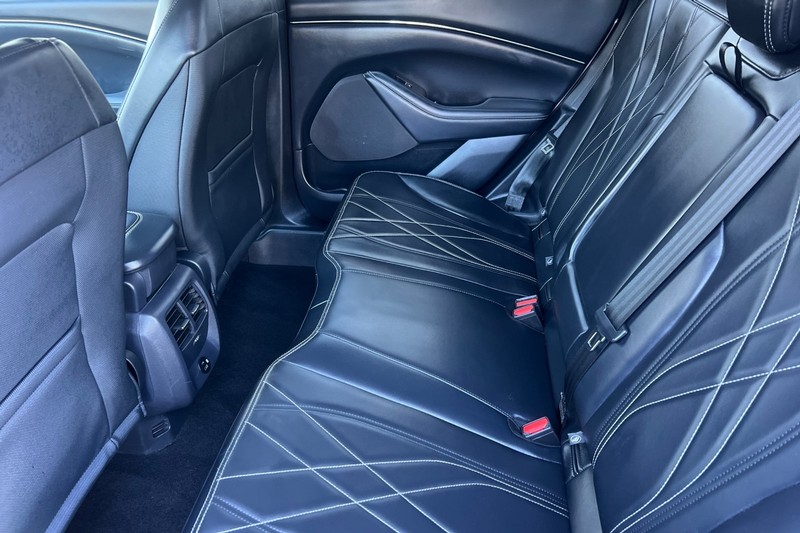 Ford Mustang Mach-E Vehicle Full-screen Gallery Image 12